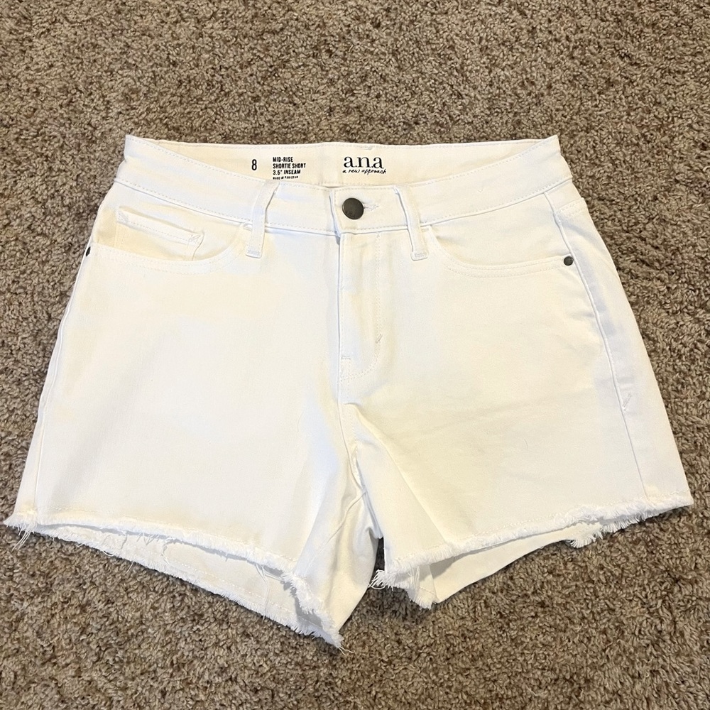 a.n.a Women's White Denim Shorts NWOT size 8